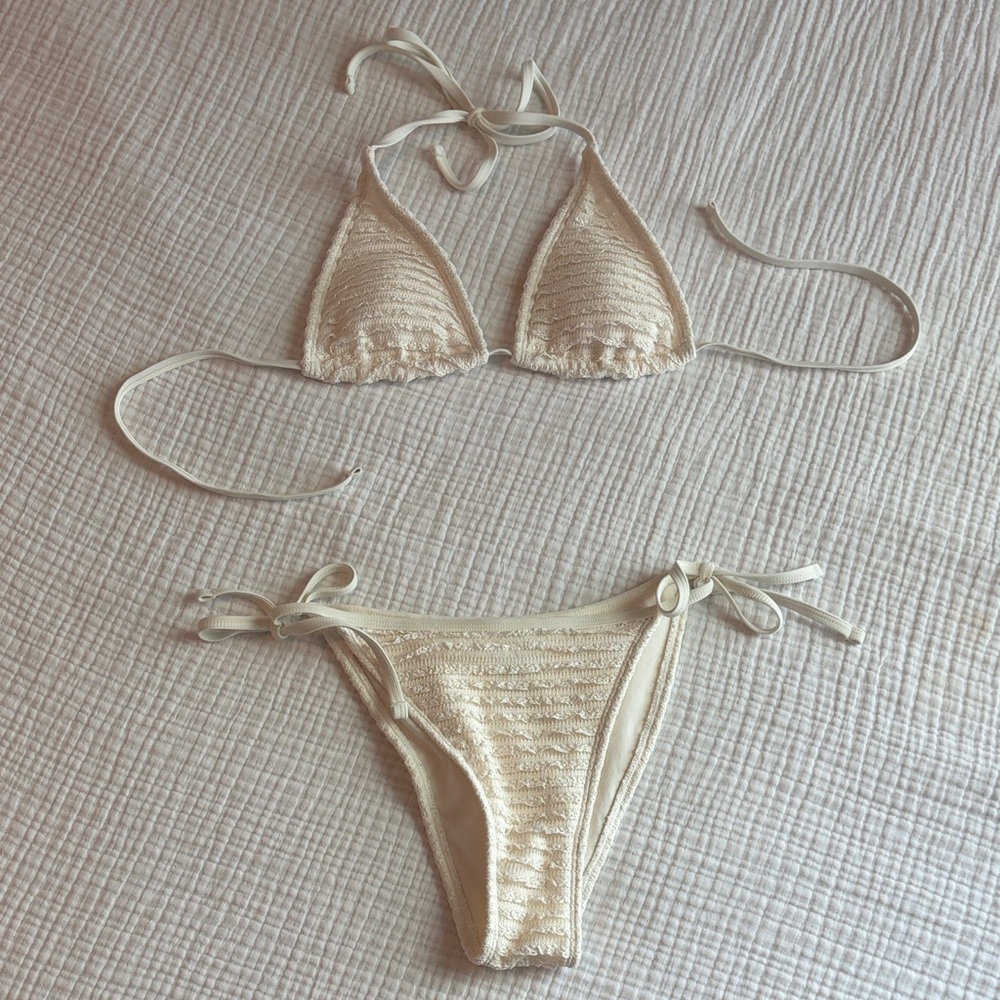 NWOT Cream Ruffle Bikini Set